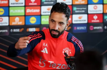 Amorim Sulit Terima Kekalahan: Kami Lebih Baik dari Arsenal! Pelatih Manchester United, Ruben Amorim