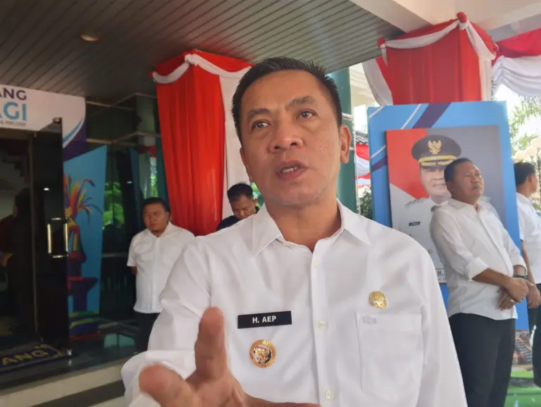 Pemkab Karawang Batalkan Sejumlah Acara Peringatan Hari Jadi ke-392 Bupati Karawang Aep Syaepuloh. (maemunah/koranmandala)