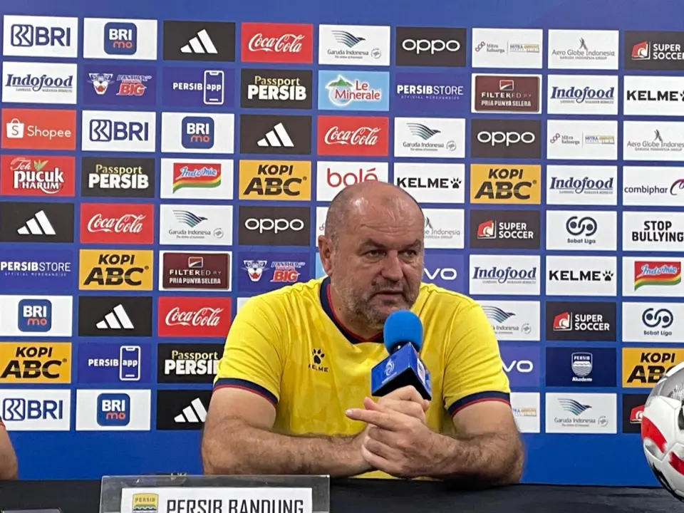 Musim Lalu Kalah Telak di Kandang Persebaya, Bojan Hodak : Waktu Itu Kami Mengambil Resiko Karena Unggul