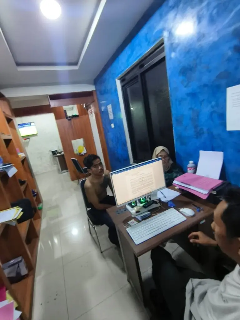 pasangan sejoli yakni WN dan FI, spesialis pencurian minimarket berhasil diamankan Polsek Baleendah.