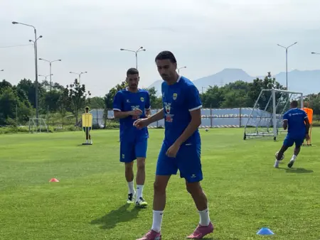 Gratis, Link Live Streaming Persita Tangerang vs Persib