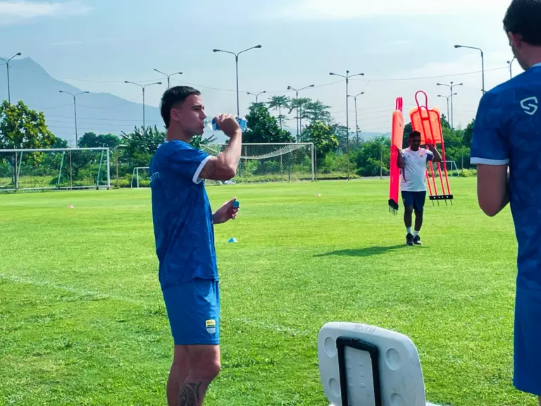Pelatih Bali United Ungkap Inginkan Eliano Reijnders, Namun Sang Pemain Pilih Persib