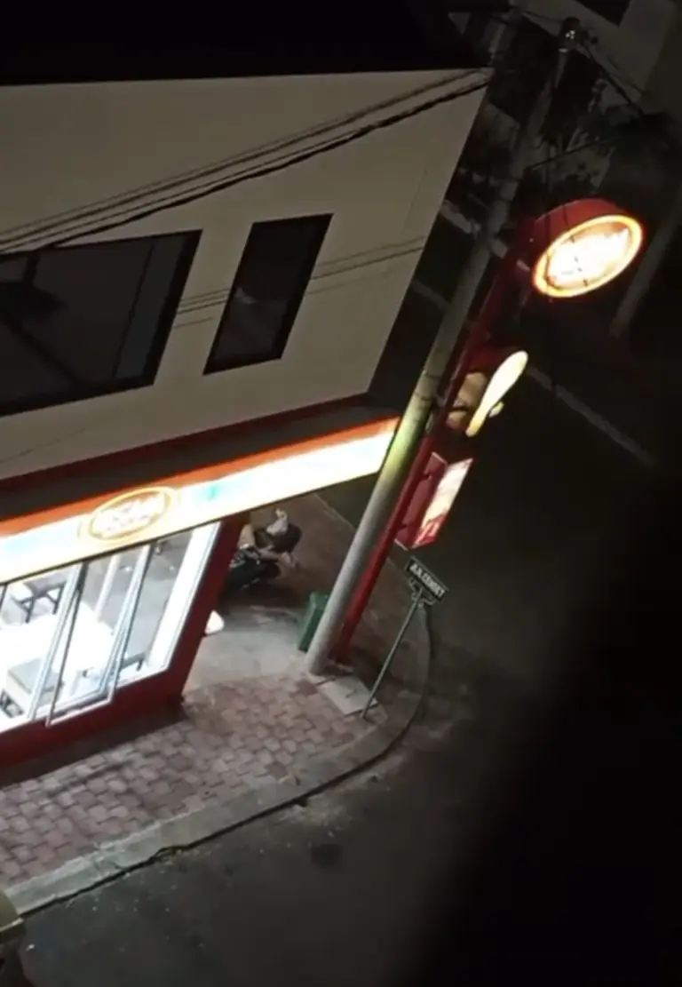 Viral: Video Diduga Pelayan Bercumbu di Dapur RM Hisana Fried Chicken Kuningan