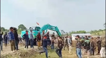 Bentrok Ormas di Kawasan Industri Karawang Diduga Dipicu Sengketa Lahan Bentrok Ormas di Kawasan Industri Karawang Diduga Dipicu Sengketa Lahan