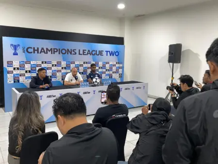 Alexander Rankovic Ungkap Persib Miliki Keuntungan Akan Hal Ini Alexander Rankovic Ungkap Persib Miliki Keuntungan Akan Hal Ini