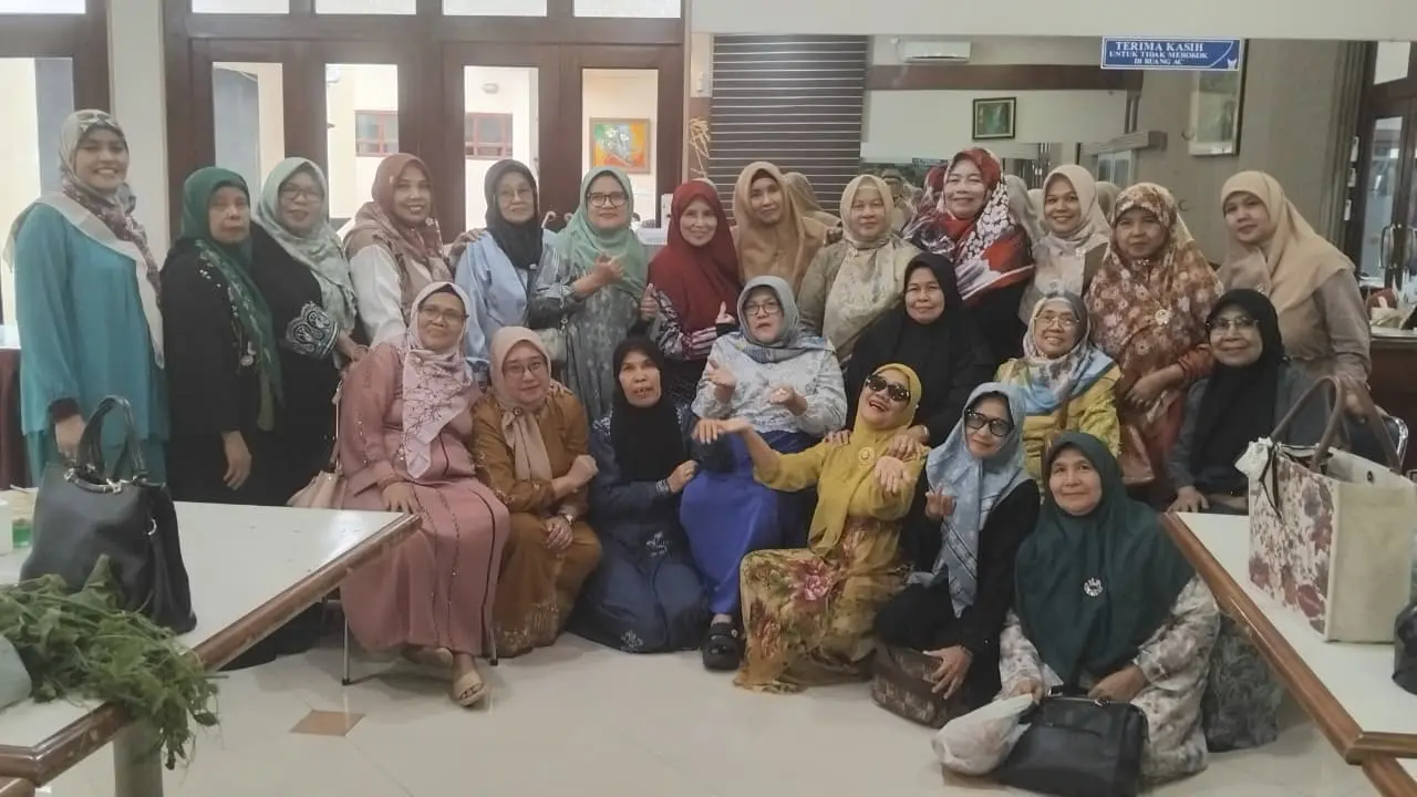 Ibu-ibu peserta pengajian TMT.