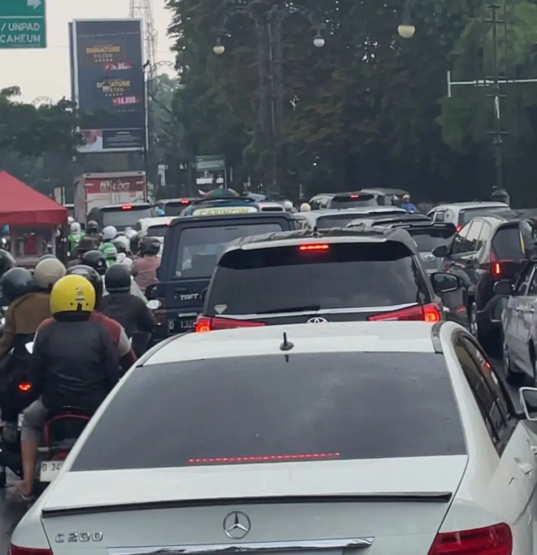 Lipsus : Pemkot Bandung Gagal Kendalikan Kemacetan, Jalan Tak Lagi Mampu Tampung Ledakan Kendaraan