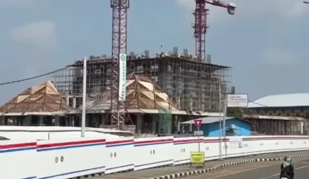 Progres pembangunan masjid raya yang berlokasi di kawasan Stadion Pakansari, Cibinong, telah mencapai 47 persen. (istimewa)
