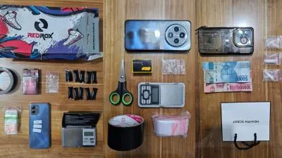 Barang bukti yang disita Satuan Reserse Narkoba Polresta Cirebon dari pelaku pengedar sabu.