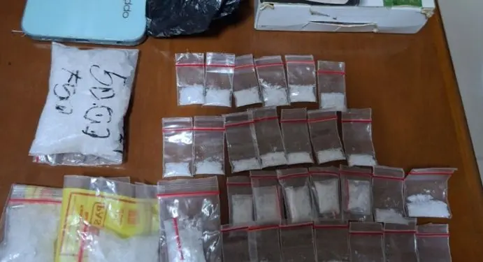 Barang bukti narkotika jenis sabu yang disita polisi dari dua orang pelaku.