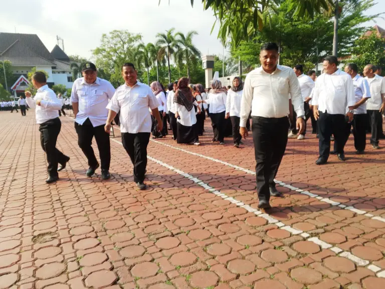 ASN Karawang Tetap Masuk Kantor, Sejumlah Sekolah di Sekitar DPRD Diliburkan Jelang Aksi Demo