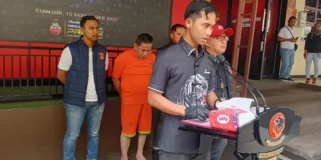 Polres Cianjur mengadakan konferensi pers kasus penipuan yang dilakukan anggota Badan Intelijen Negara gadungan.