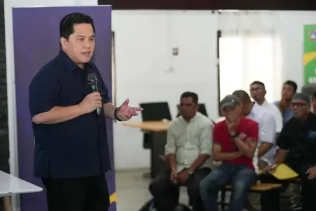 Erick Thohir Tunda Penunjukan Pelatih Timnas U-23 untuk SEA Games 2025: Kenapa Belum Ada Keputusan? Ketum PSSI, Erick Thohir, belum tentukan pelatih Timnas Indonesia U-23