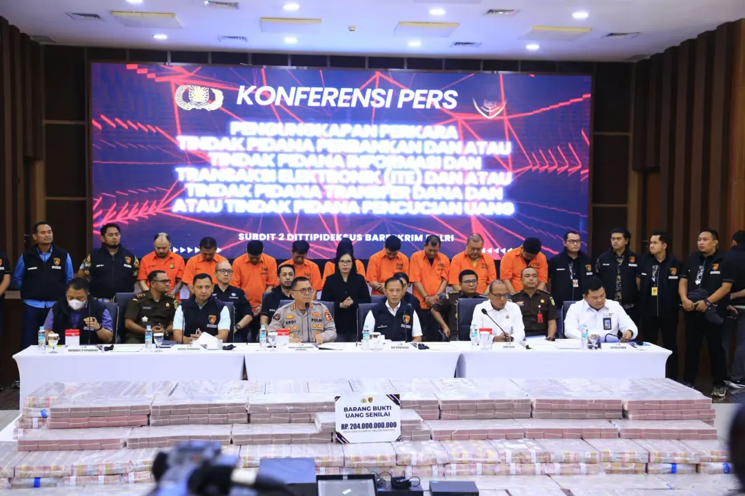 Direktorat Tindak Pidana Ekonomi Khusus Badan Reserse Kriminal Polri menggelar konferensi pers pembobolan rekening bank dormant di Gedung Bareskrim Polri, Kamis (25/9/2025). (istimewa)