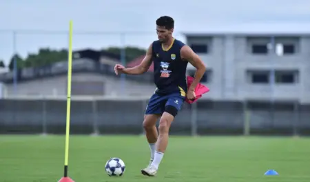 Julio Cesar Yakin Persib Akan Memainkan Pertandingan Yang Bagus Kontra Bangkok United Lini Pertahanan Semakin Solid, Julio Cesar : Saya Akan Selalu Persembahkan Yang Terbaik