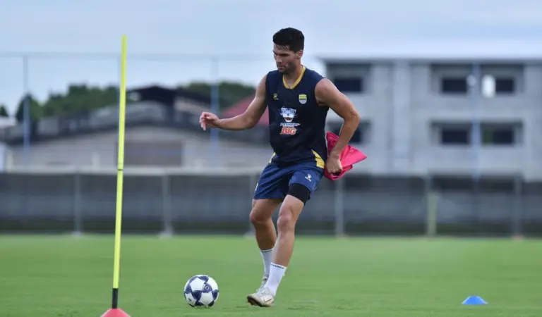 Julio Cesar Yakin Persib Akan Memainkan Pertandingan Yang Bagus Kontra Bangkok United Lini Pertahanan Semakin Solid, Julio Cesar : Saya Akan Selalu Persembahkan Yang Terbaik