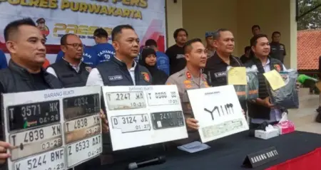Polres Purwakarta mengadakan jumpa pers pengungkapan kasus sindikat pencurian kendaraan bermotor di Mapolres Purwakarta, Kamis (25/9/2025). (istimewa)