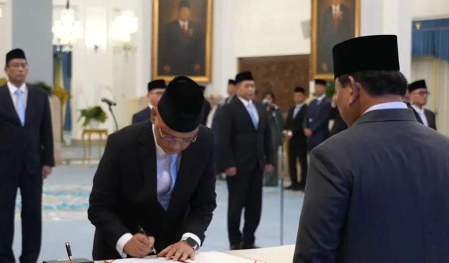 Gus Irfan resmi dilantik sebagai Menteri Haji dan Umrah oleh Presiden Prabowo Subianto di Istana Negara, Jakarta, Senin (8/9/2025).