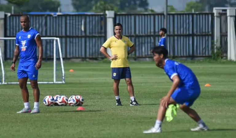 Miro Petric Pastikan Kondisi Fisik Para Pemain Persib Bagus, Jelang Hadapi Lion City Sailors