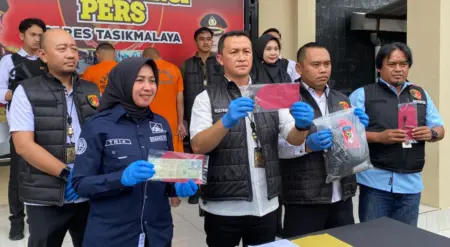 Pelaku Angkut Motor Curian Pakai Mobil Polres Tasikmalaya berhasil mengamankan dua pelaku pencurian sepeda motor yang beraksi di wilayah Kecamatan Pancatengah. (istimewa)