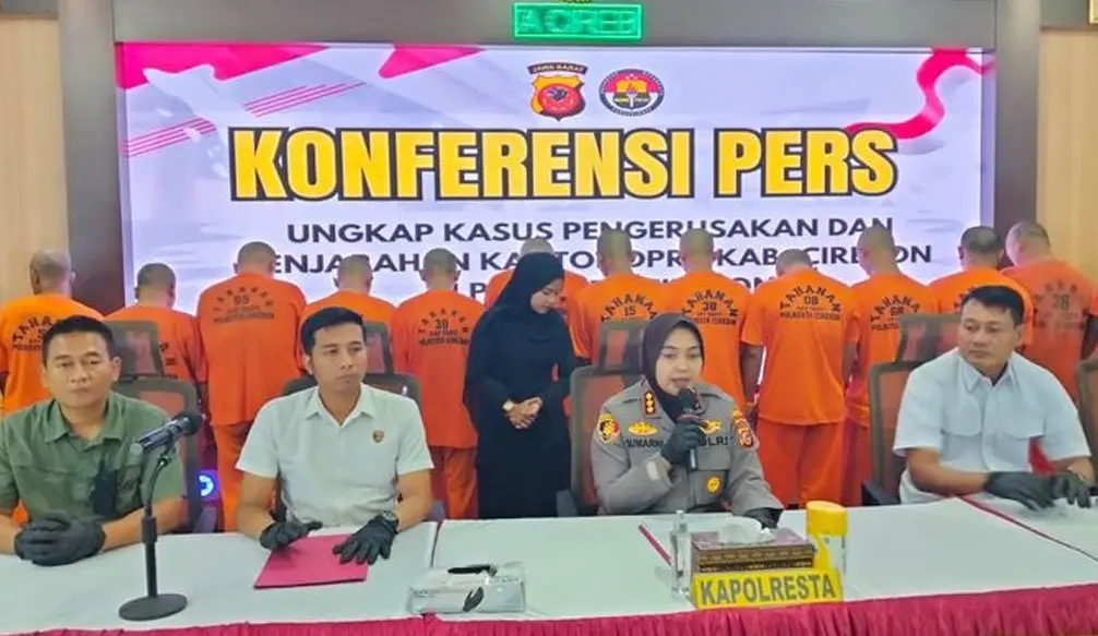 Polresta Cirebon menggelar konferensi pers kasus perusakan dan penjarahan di Mapolresta Cirebon, Kamis (4/9/2025). (istimewa)