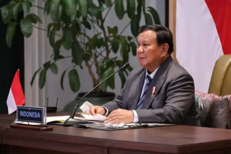 Prabowo Siap Umumkan Menkopolkam dan Menpora Baru Hari Ini: Siapa Kandidatnya? Prabowo Subianto segera umumkan Menkopolkam dan Menpora baru hari ini