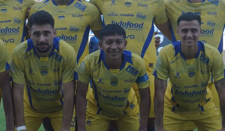 Menjadi Tim Terbanyak Sumbang Pemain, Persib Kirim 4 Punggawa ke Timnas Indonesia Menjadi Tim Terbanyak Sumbang Pemain, Persib Kirim 4 Pemain ke Timnas Indonesia