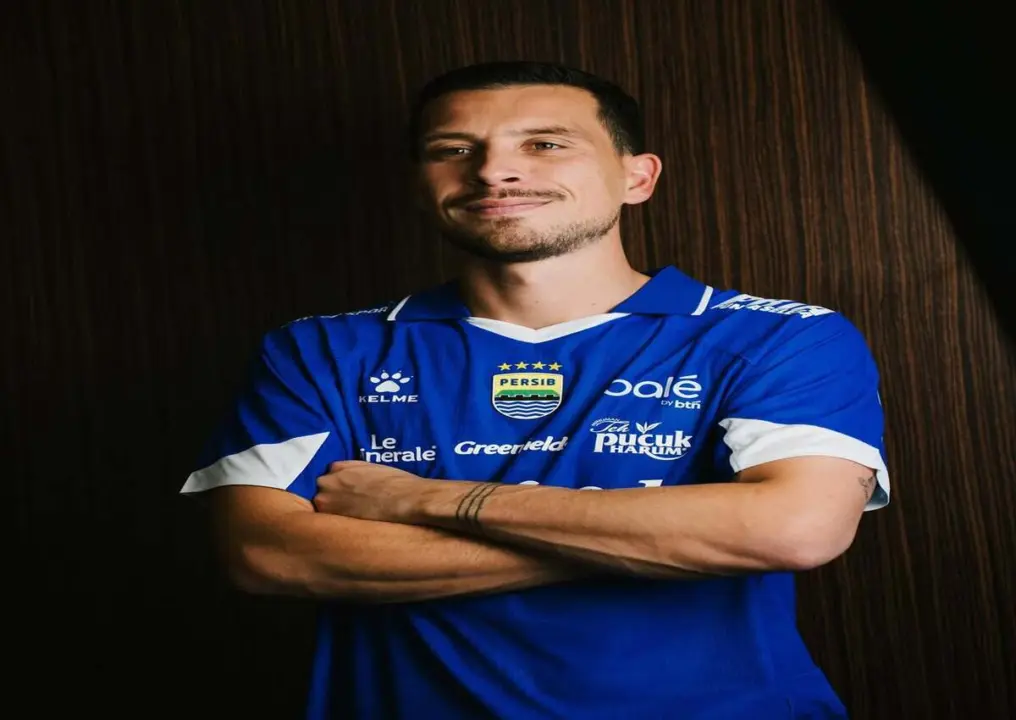 Thom Haye masih jadi penghangat bangku cadangan Persib Bandung