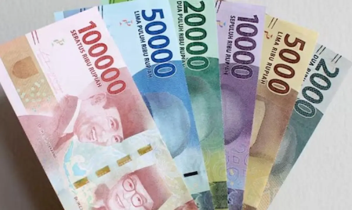 Ilustrasi Bansos (Pexels/Defrino Maasy)