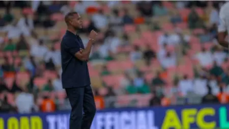 Kluivert Akui Belum Tahu Masa Depannya Patrick Kluivert enggan bicara masa depannya usai timnas Indonesia tersingkir dari perebutan tiket Piala Dunia 2026. (istimewa)