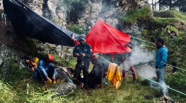 Panjat Tebing di Gunung Batu Lembang, Olahraga Ekstrem di Pusat Sesar Aktif