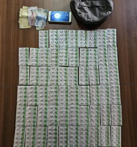 Buruh Harian di Margahayu Nekat Edarkan Obat Keras Ratusan butir obat keras yang disita Satuan Reserse Narkoba Polresta Bandung.