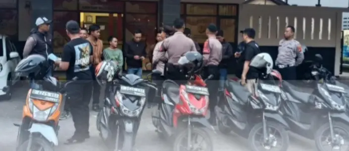 Polsek Cileunyi mengamankan 9 orang mata elang di wilayah Cileunyi.