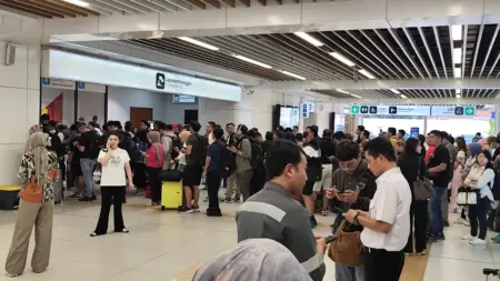 Aplikasi Whoosh Error menyebabkan ratusan penumpukan penumpang di Stasiun Halim