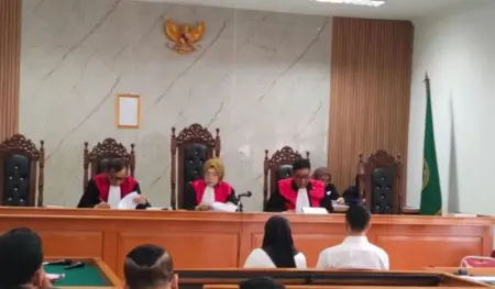 Korupsi Bandung Zoo Rugikan Negara Rp25,5 Miliar, Dua Terdakwa Divonis 7 Tahun Penjara Korupsi Bandung Zoo Rugikan Negara Rp25,5 Miliar, Dua Terdakwa Divonis 7 Tahun Penjara