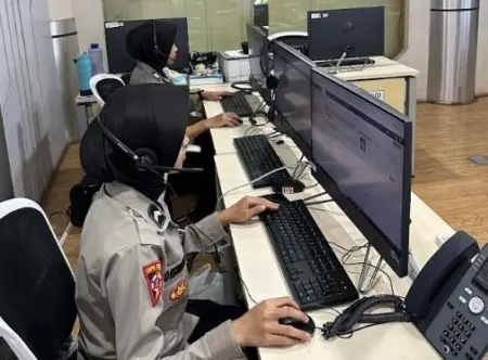 Polda Jabar Terus Optimalkan Layanan Polisi 110 Polda Jabar terus meningkatkan kualitas pelayanan publik yang responsif dan terpercaya.