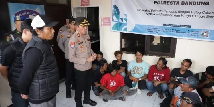 Polisi berhasil mengamankan 38 orang yang diduga preman dari berbagai lokasi di wilayah Rancaekek.