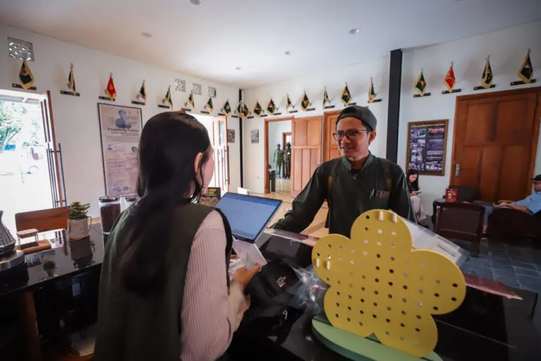 Menyeruput Sejarah di Cenghar Kopi, Satu-satunya Coffee Shop di Dalam Museum