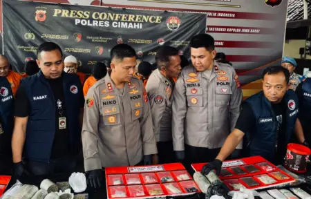 Polres Cimahi Ungkap 34 Kasus Narkoba, 41 Tersangka Diamankan Polres Cimahi Ungkap 34 Kasus Narkoba, 41 Tersangka Diamankan