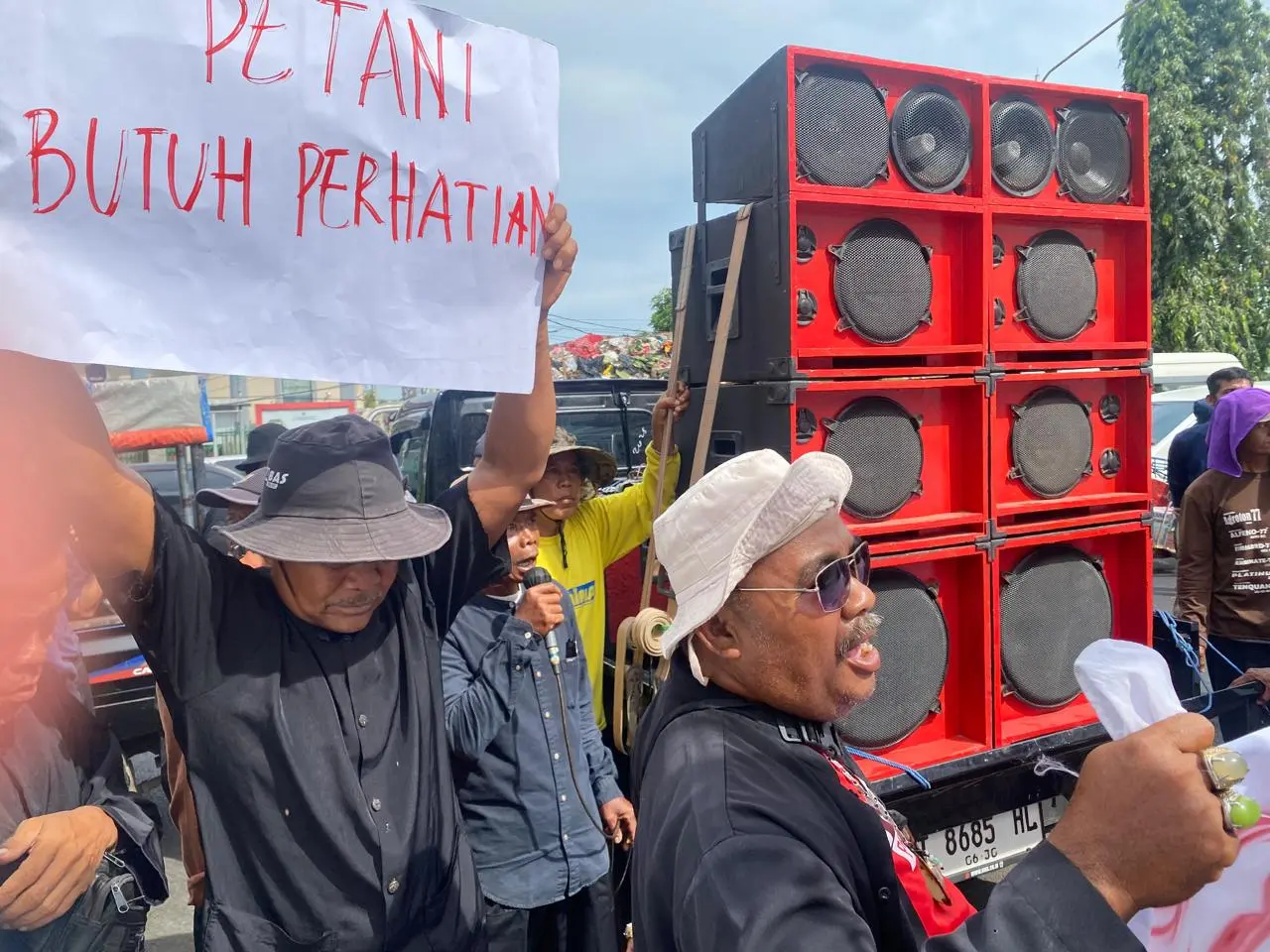 Petani Karawang Gedor DPRD, Tuntut Solusi Nyata untuk Selamatkan Pertanian