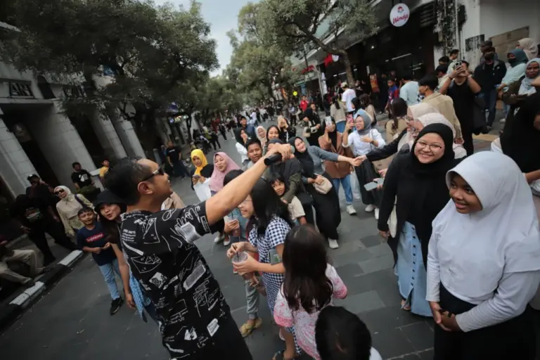 Wisatawan Asing ke Bandung Menurun, Disbudpar Akui Promosi Internasional Masih Lemah Wisatawan Asing ke Bandung Menurun, Disbudpar Akui Promosi Internasional Masih Lemah