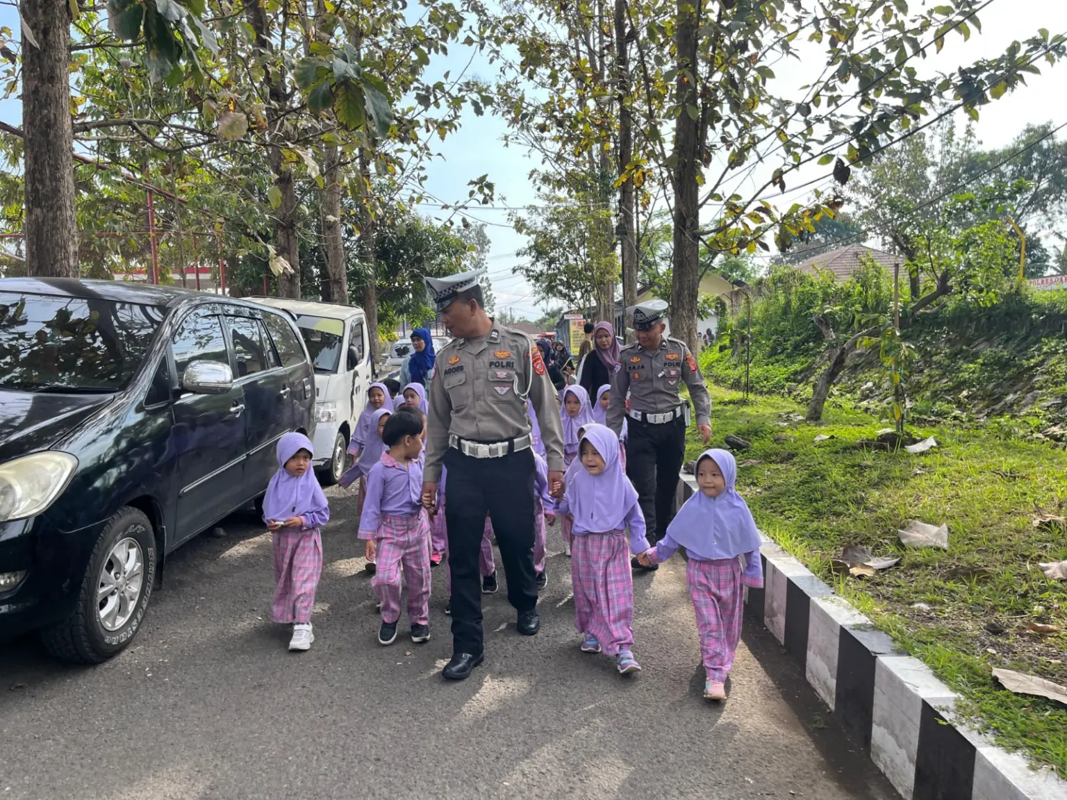 Polres Garut Ajak Anak-Anak PAUD Al-Kautsar Belajar Jadi Polisi Cilik