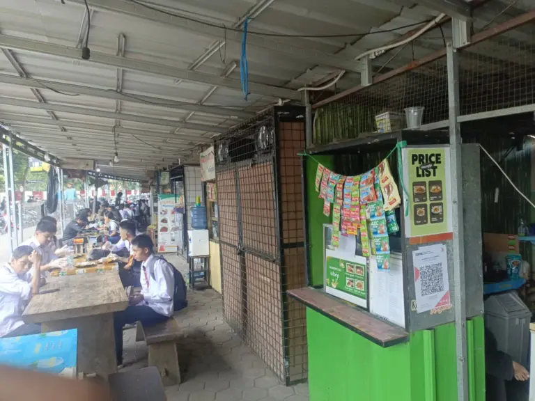 Modus Penipuan QRIS Palsu Rugikan Pedagang di Pujasera Telkom University Modus Penipuan QRIS Palsu Rugikan Pedagang di Pujasera Telkom University