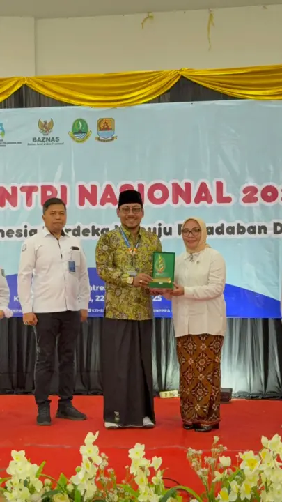 Menteri PPPA dan Pemprov Jabar Salurkan Bantuan untuk Santri di Hari Santri Nasional 2025