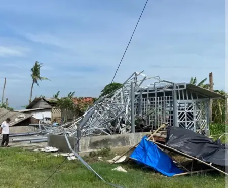 Ratusan Rumah di Karawang Rusak Diterjang Hujan Disertai Angin Kencang Ratusan Rumah di Karawang Rusak Diterjang Hujan Disertai Angin Kencang