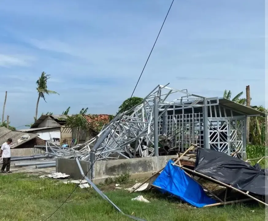 Ratusan Rumah di Karawang Rusak Diterjang Hujan Disertai Angin Kencang