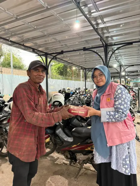 Sedekah Jumat Bersama ULP Bandung Timur: Saat Tangan Memberi, Hati Terisi