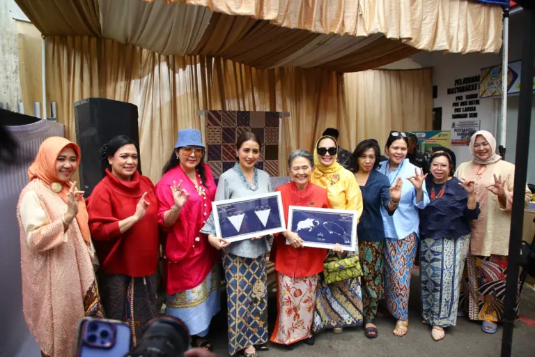 Himpunan Wastraprema Kunjungi Kampung Batik Paledang Garut