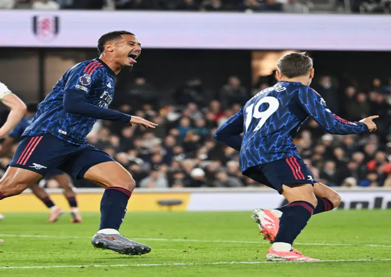 Arsenal Tak Terkalahkan di Puncak: Kemenangan Tipis atas Fulham Perkuat Dominasi The Gunners Arsenal kalahkan Fulham dengan skor tipis 1-0