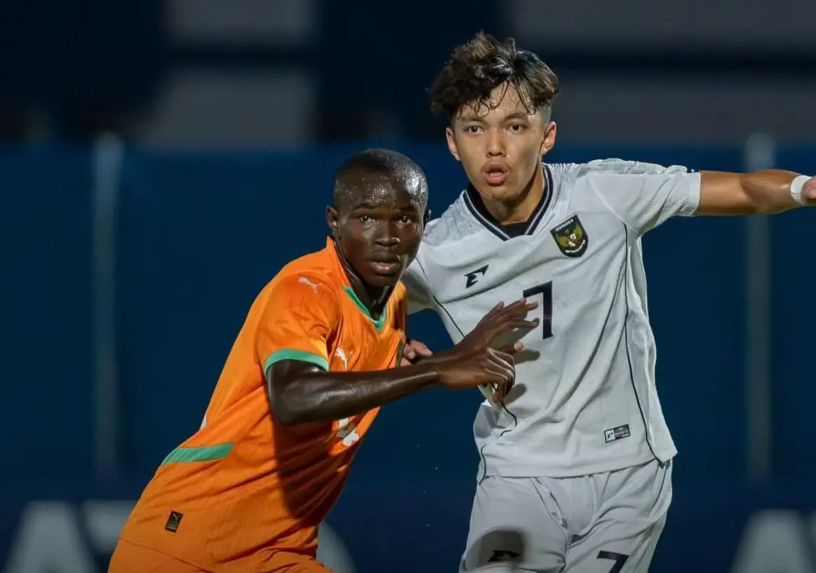 Pemain Indonesiia U17 saat bermain imbang dengan Pantai Gading 0-0 dalam laga uji coba. (istimewa)